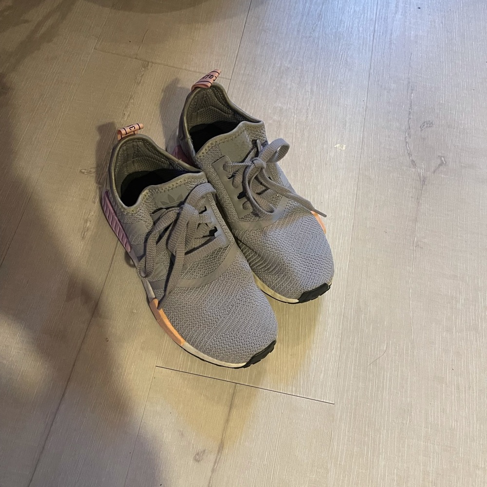 Adidas - Picture 3 of 5